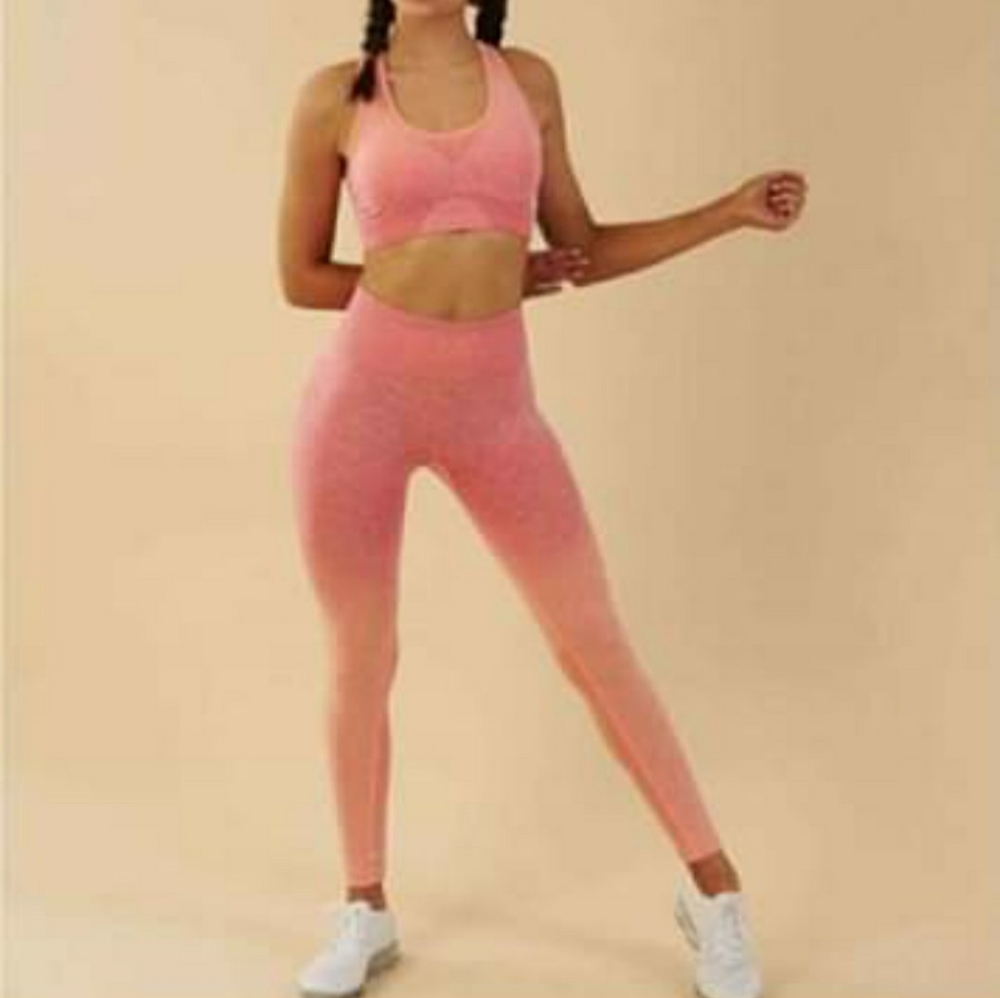Small peach ombre gymshark set